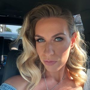 Meet your Posher, Mila